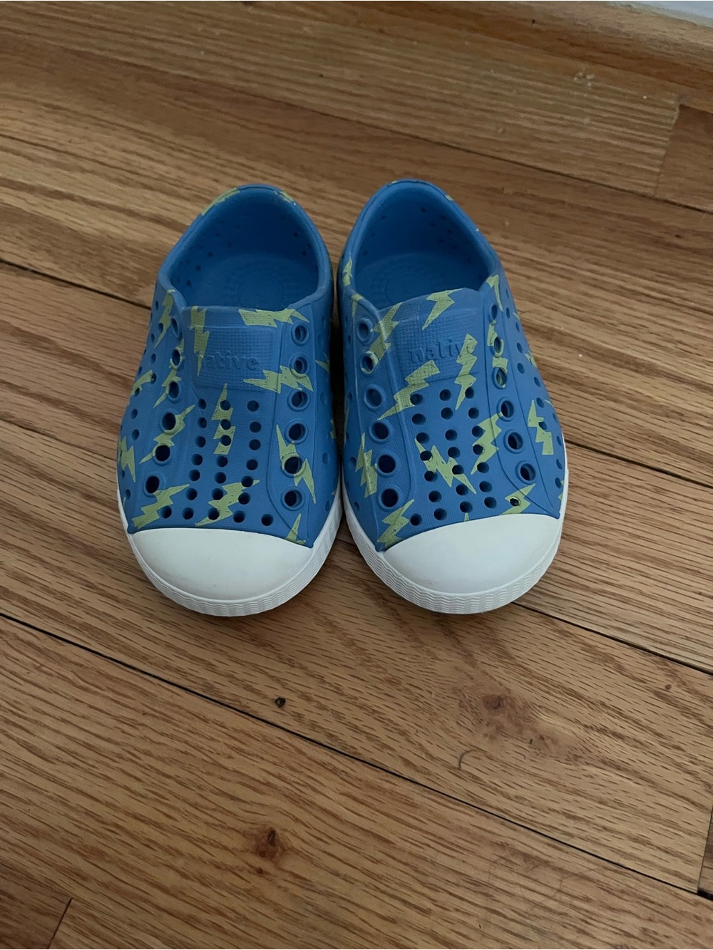 Native Jefferson Kids Blue Lightning Slip-On Shoes Blue C4
